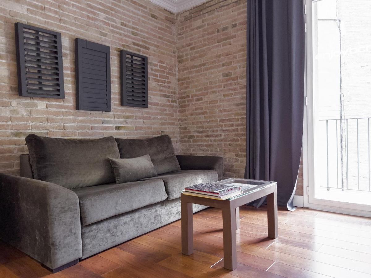 Enjoybcn Gaudi Apartment *